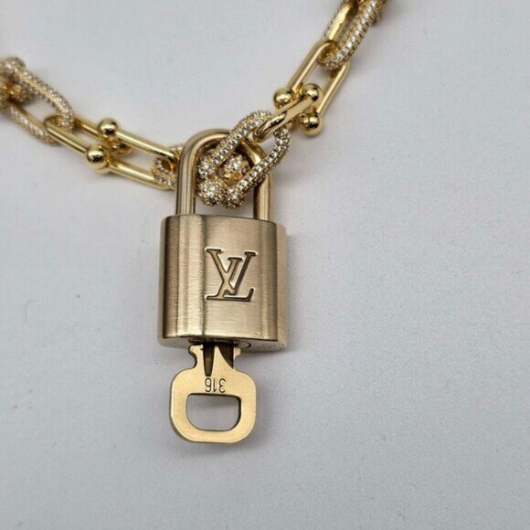 Authen Louis Vuitton Lock & Key w/unbranded 925 Pure Silver Gold plated Necklace - Picture 6 of 15